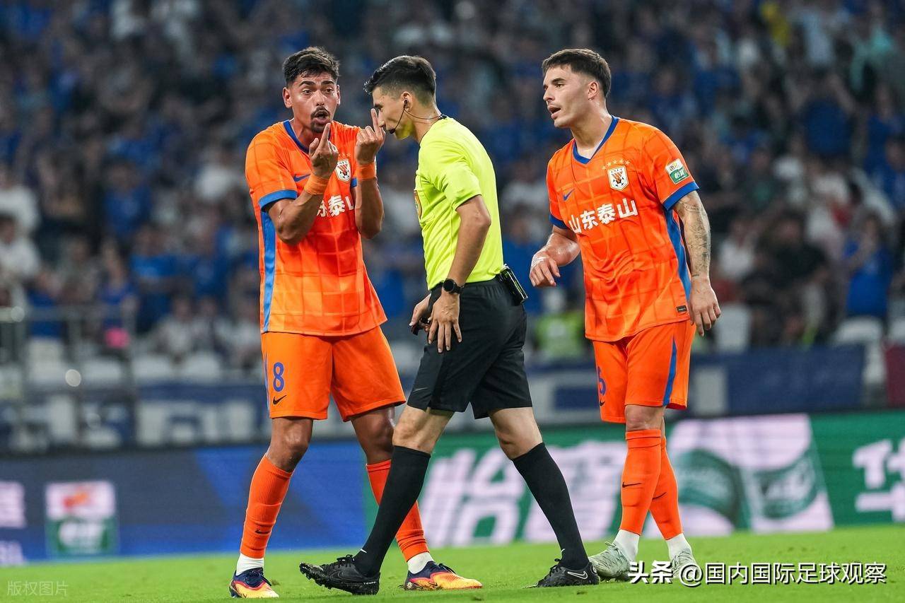 山东泰山迎欧联关键赛，今夜回应争议，目标明确，更衣室氛围转暖的简单介绍