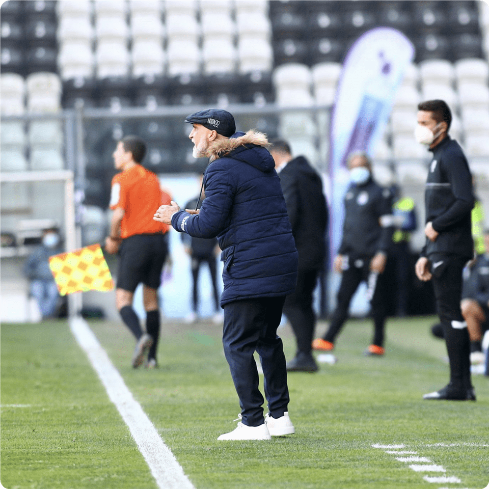 开云网站 -今晚埃因霍温调整名单以备葡超；门线救险环节打磨；目标明确；临场指挥获称赞的简单介绍