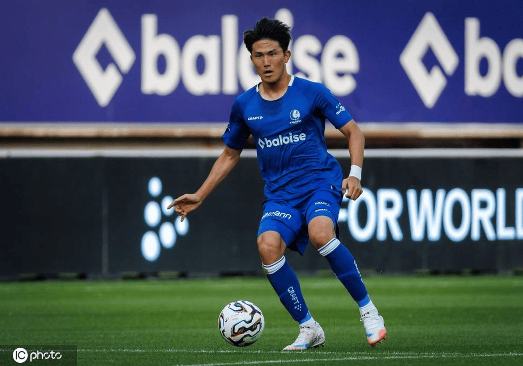 关于转会期体能课后，费耶诺德强势反弹备战欧超杯，赛场秩序良好，纪律约束更严格的信息