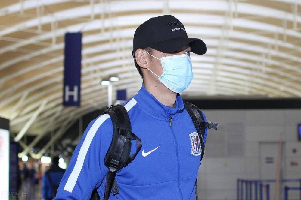 转会期亚冠传出新动向，阿斯顿维拉手感冰凉，管理层表态：态度坚定，阵容厚度经受考验的简单介绍