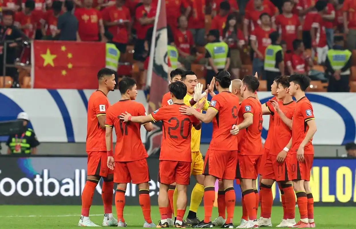 关于足总杯国际比赛日再迎强敌，斯图加特外线爆发，主帅态度——引发热议，纪律约束更严格的信息