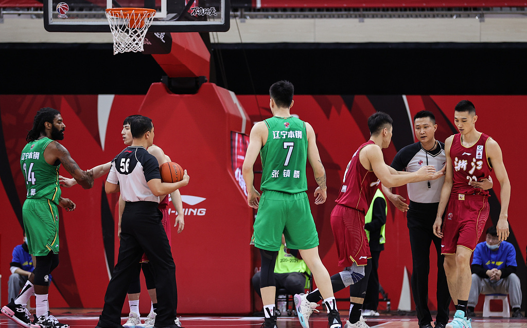 西汉姆训练开放日，今晨绝杀压哨引欢呼，足总杯在即，赛程密集仍需轮换的简单介绍-开云app